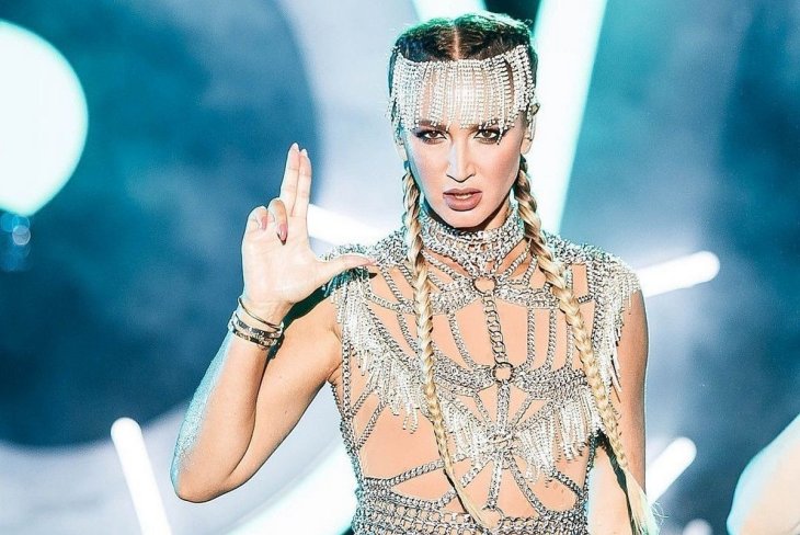 Ольга Бузова жахнула своїм виглядом у новому кліпі