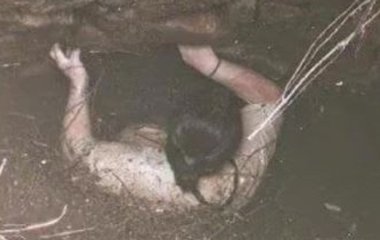 Жінка впала в старий колодязь зі зміями та трималася за стіну 54 години — фото