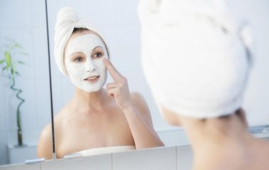 Домашние маски, которые помогут подготовить лицо к осени