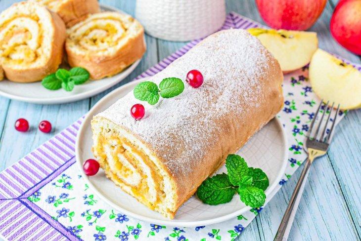 Готовим ленивый яблочный рулет