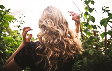 5 витаминов, которых не хватает волосам осенью