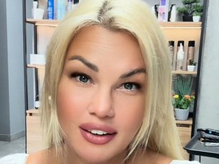 Камалію після розриву з аб'юзером заскочили на відпочинку з молодшим на 12 років співаком