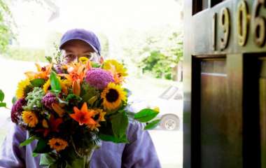 Як замовити доставку квітів в інше місто чи країну