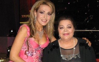 Ольга Сумская показала покойную маму в юности и вспомнила ее в 90-летний юбилей
