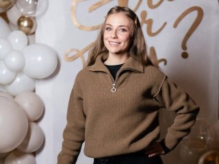 Вагітна відома українська акторка розсекретила стать майбутнього малюка і засвітила свого чоловіка