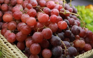 Червоний, чорний, зелений: медики розповіли, як правильно вибирати виноград