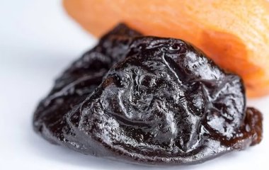 Користь чорносливу: десять штук на день захистять від раку