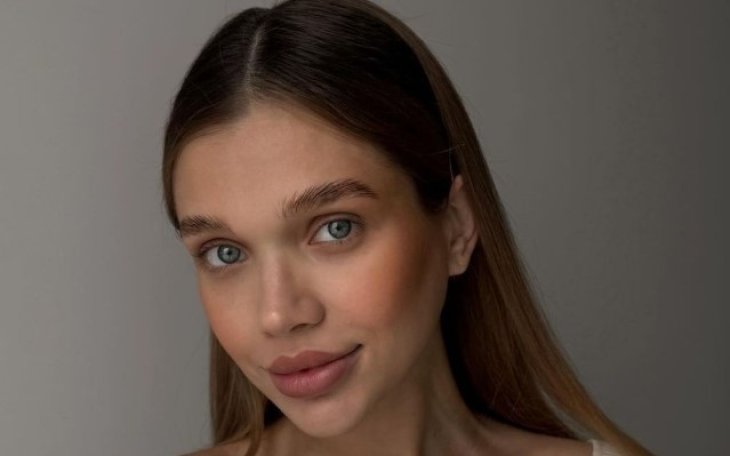 Саша Бо показалась в нижнем белье на пятый день после родов и удивила, как изменилось ее тело