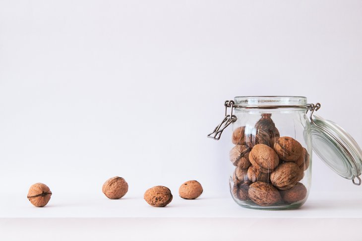 Как правильно хранить грецкие орехи, чтобы они не портились