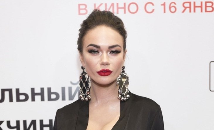 «Пусть это будет самое домашнее фото»: Кошкина показала, как выглядят ее фирменные губы без помады