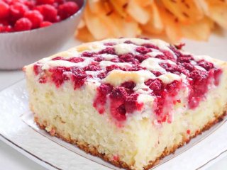 Сочный и нежный пирог к чаю