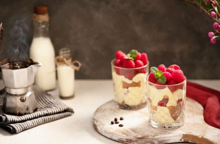 Как приготовить тирамису с малиной: рецепт вкусного десерта