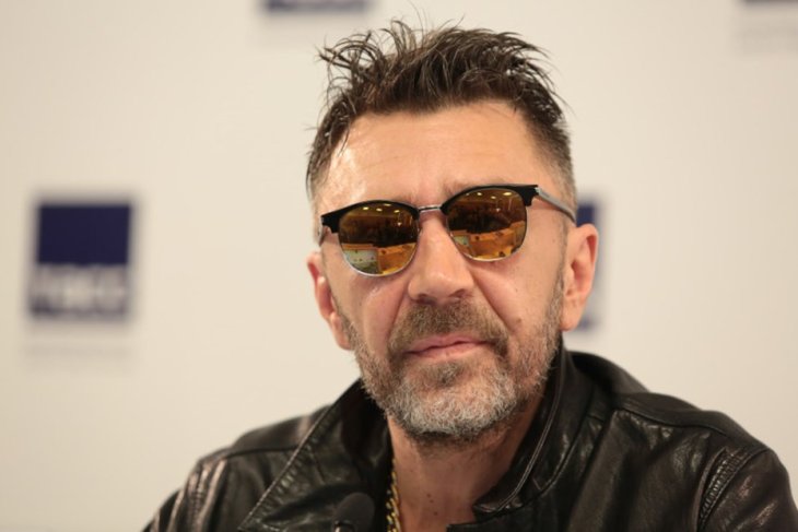 Сергей Шнуров высмеял российскую эстраду