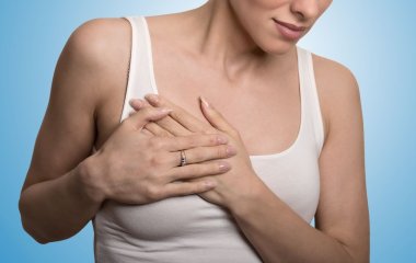 Названо симптом, з яким потрібно бігти до лікаря: Є підозра на рак
