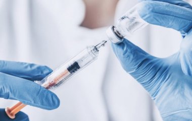 Вчені США: Щеплення від грипу знижує ризик тяжких ускладнень коронавірусу COVID-19