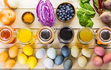 5 оригинальных способов покрасить яйца без красителей