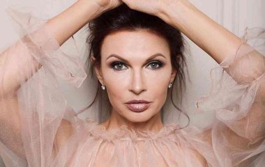 Эвелина Бледанс поздравила старшего сына с юбилеем