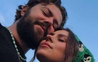 Александра Зарицкая восхитила романтическими фото с женихом и поздравила его с важным праздником