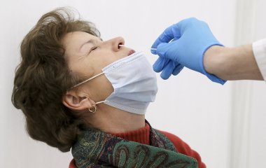 Лікар пояснив, як найшвидше відрізнити ковід від ГРВІ