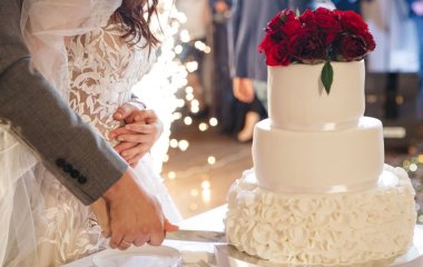 Жінка витратила години в дорозі на весілля: її вигнали через 