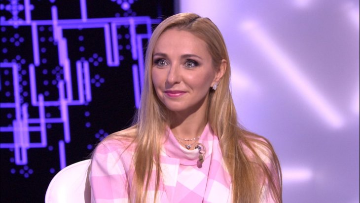 Татьяна Навка позировала в зеленом купальнике