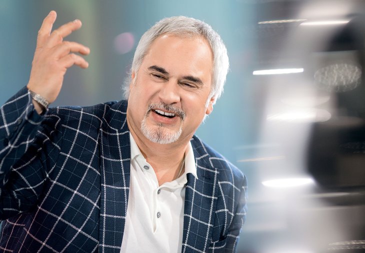 Валерий Меладзе отужинал с дочерью и экс-супругой