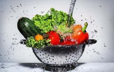 Звідки береться рак у здорових: Онколог вказав на немитий продукт