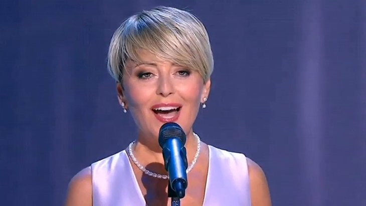 Анжелика Варум порадовала поклонников селфи без макияжа