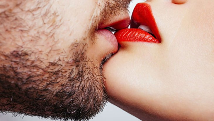 Язык — враг твой: 8 ошибок в поцелуях, которые мы допускаем