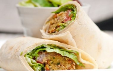 Сэндвич с хумусом из авокадо