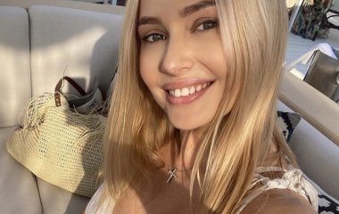 Рудова без стеснения показала сексуальную фигуру