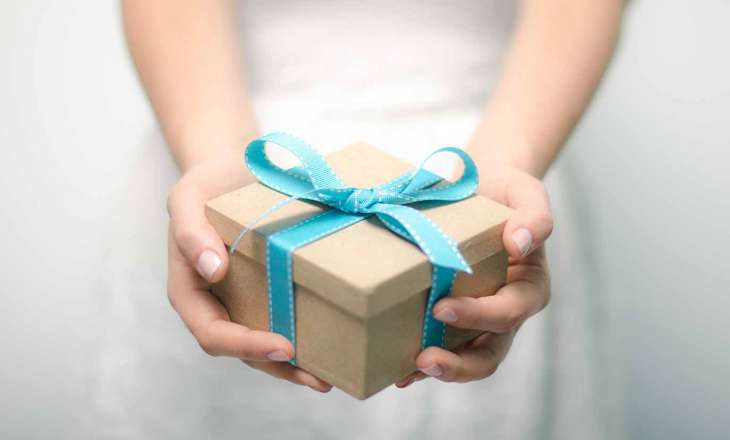 Какие вещи нельзя преподносить в подарок?