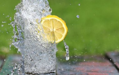 Чому потрібно пити багато води: основні причини