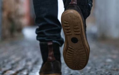 15-минутная прогулка после еды помогает пищеварению и снижает сахар в крови
