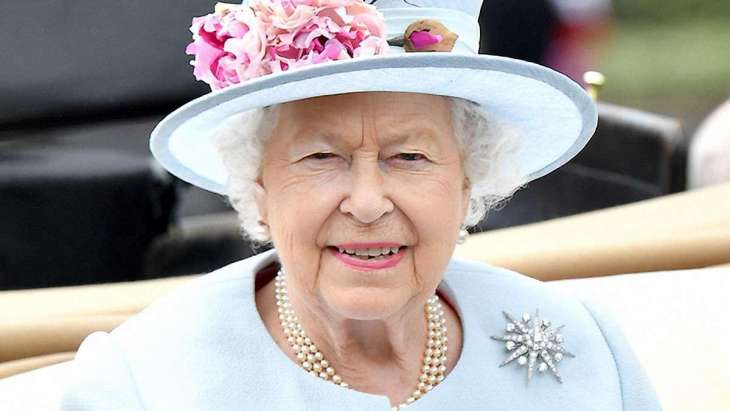 СМИ: королева Елизавета II собирается отречься от престола уже через полтора года