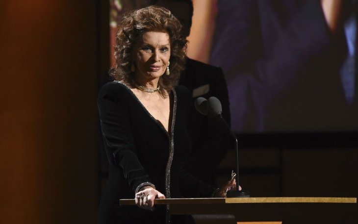 89-летнюю Софи Лорен забрали в больницу и экстренно прооперировали