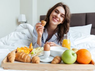 В какое время нужно завтракать, чтобы подольше прожить: ответ специалистов