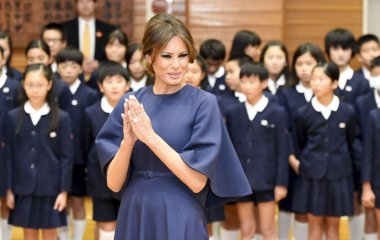 Мелания Трамп продемонстрировала два женственных образа на официальной встрече