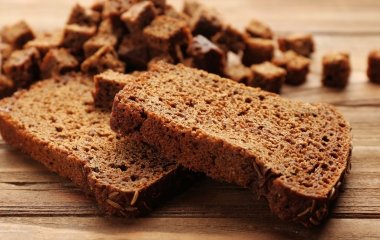 Хлебные сухари к салатам и супу: рецепт