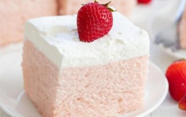 Десерт Клубничное облако без выпечки