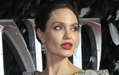 Пластический хирург назвал главный недостаток лица Анджелины Джоли