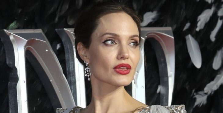 Пластический хирург назвал главный недостаток лица Анджелины Джоли