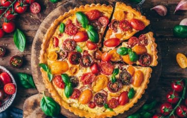 Киш с томатами и сырным кремом