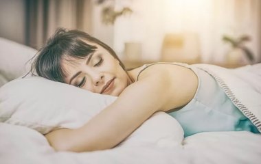 Вчені знайшли зв'язок між режимом сну та захворюваннями серця