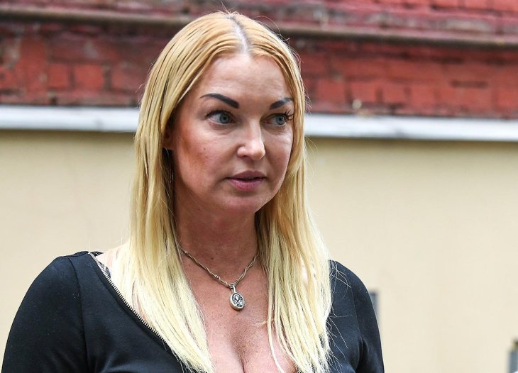 Анастасия Волочкова призналась, что по настоянию мамы сделала аборт