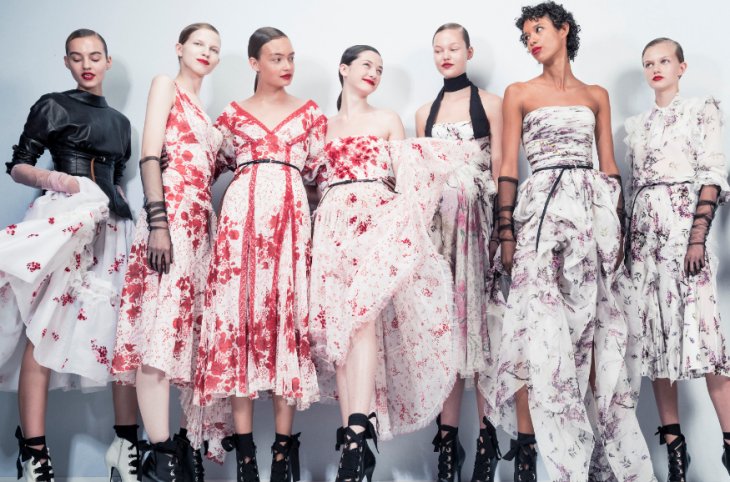 Рекламная кампания Alberta Ferretti весна-лето 2019, фото