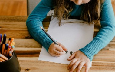 Стрес і адаптація: як допомогти школярам, які повернулися до офлайн-навчання після тривалої перерви, спричиненої війною