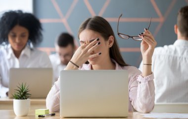 Как сохранить зрение при работе за компьютером: ответ офтальмолога