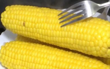 Вкуснейшая кукуруза за 5 минут: после этого лайфхака варить ее больше никогда не будете