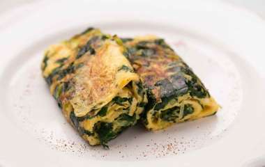 Омлет со шпинатом и речными раками